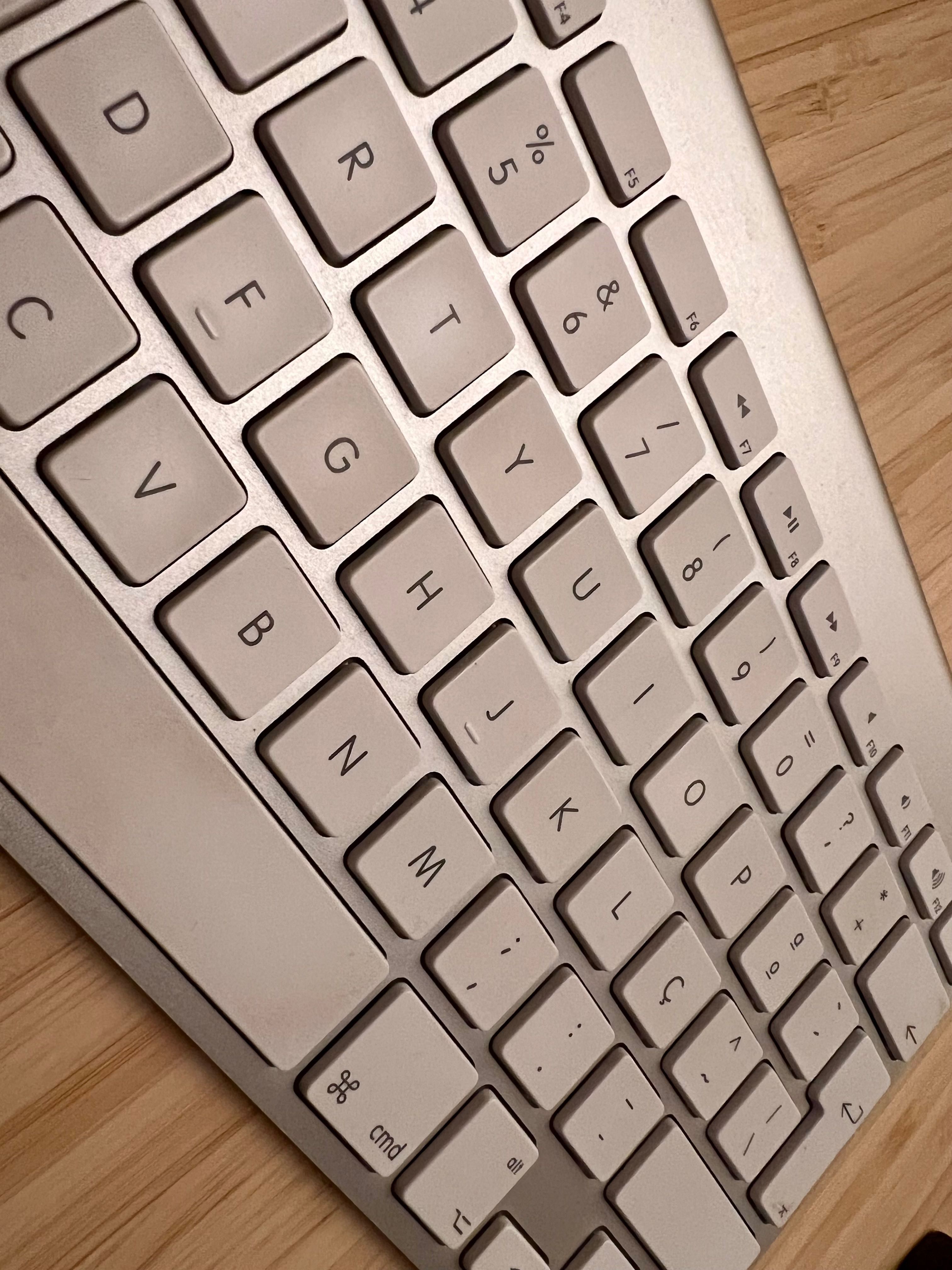 Apple Wireless Keyboard - Third generation - Portuguese