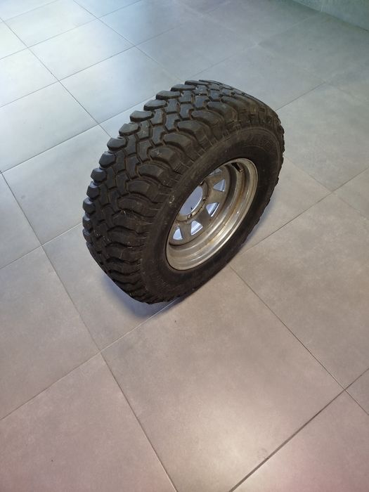 Pneus + Jantes 235/75 R15