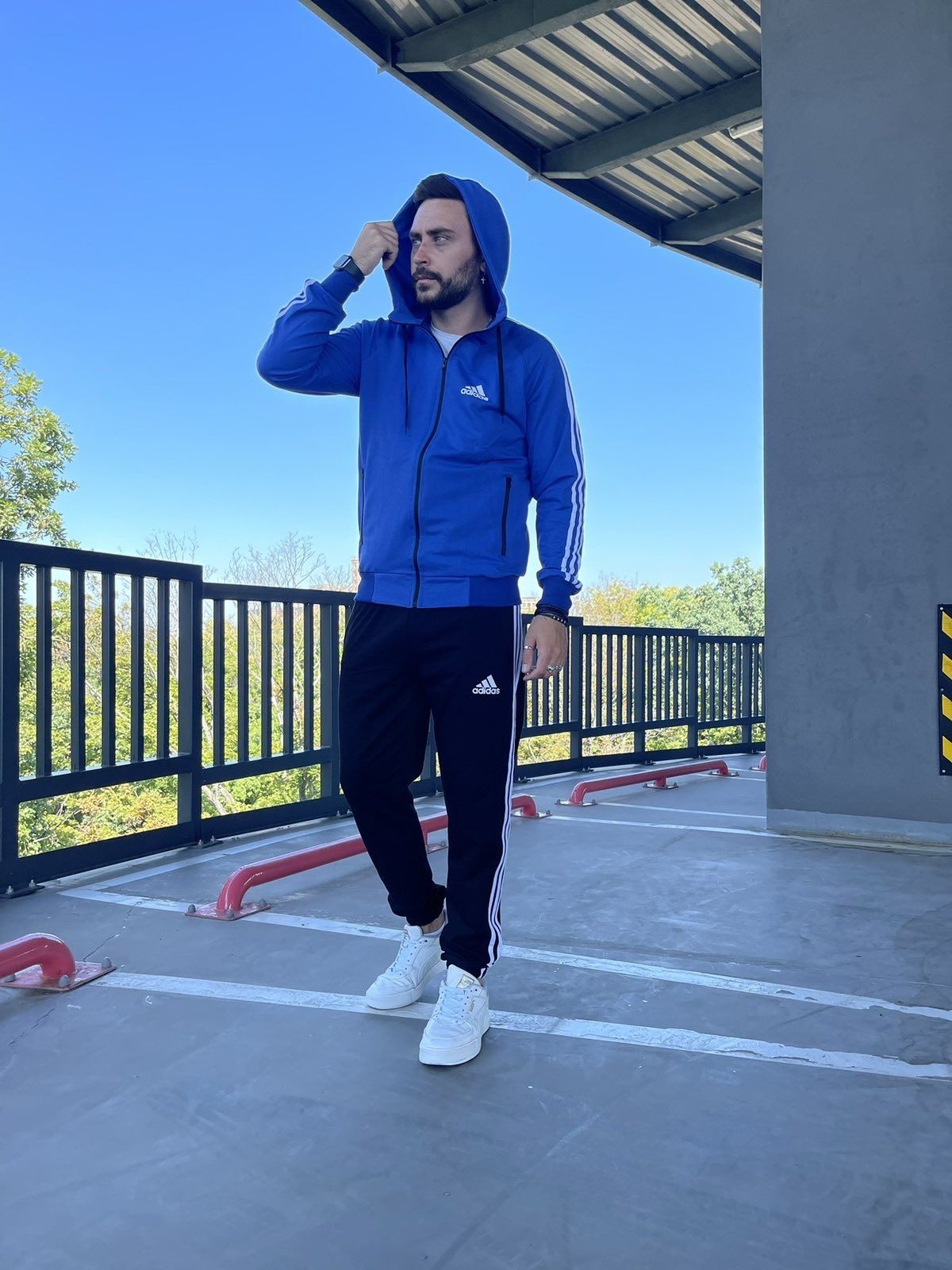 Костюм чоловічий Adidas  штани кофта застібка вітрівка з капюшоном