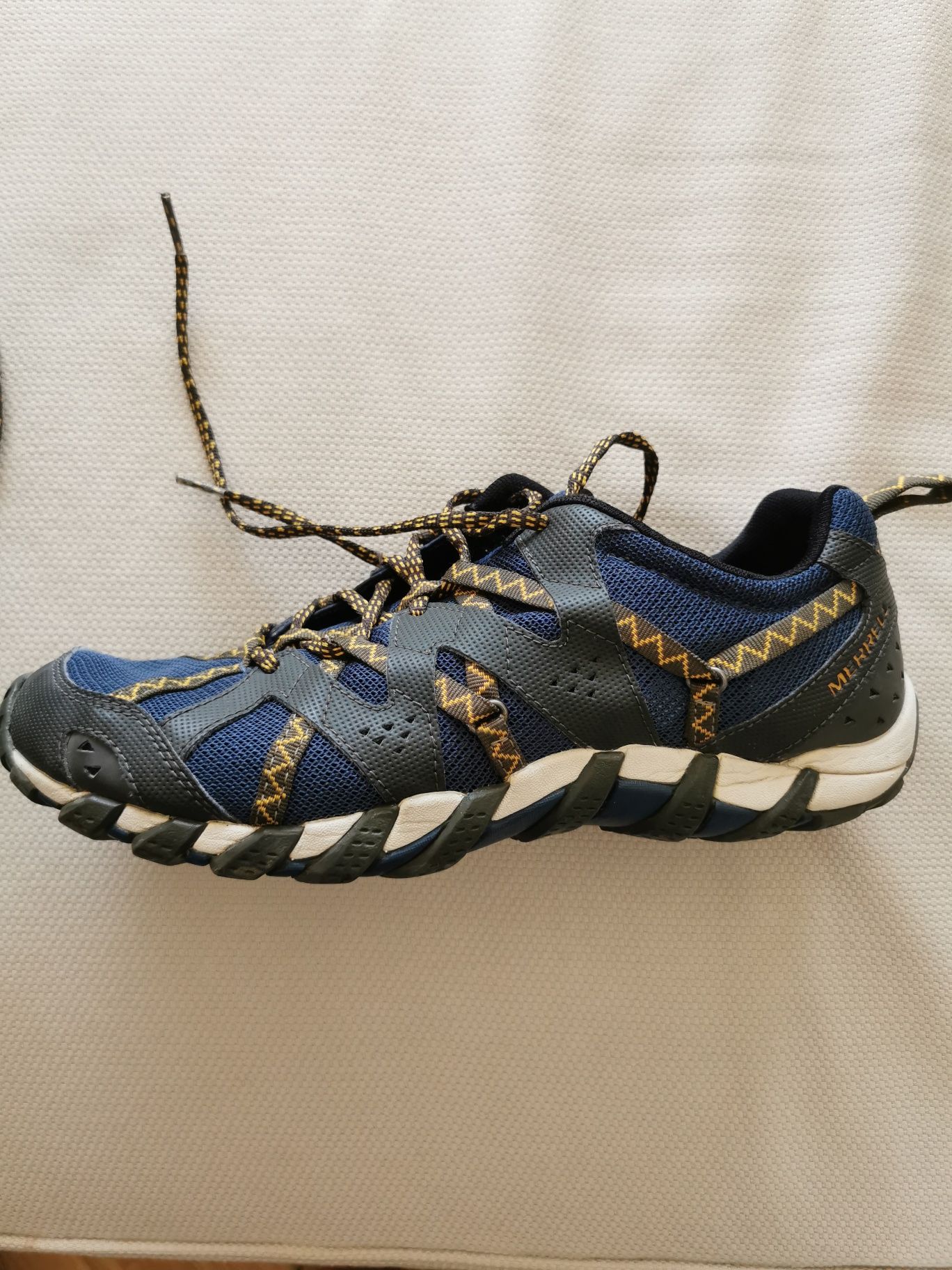 Sapatilhas Merrell 42
