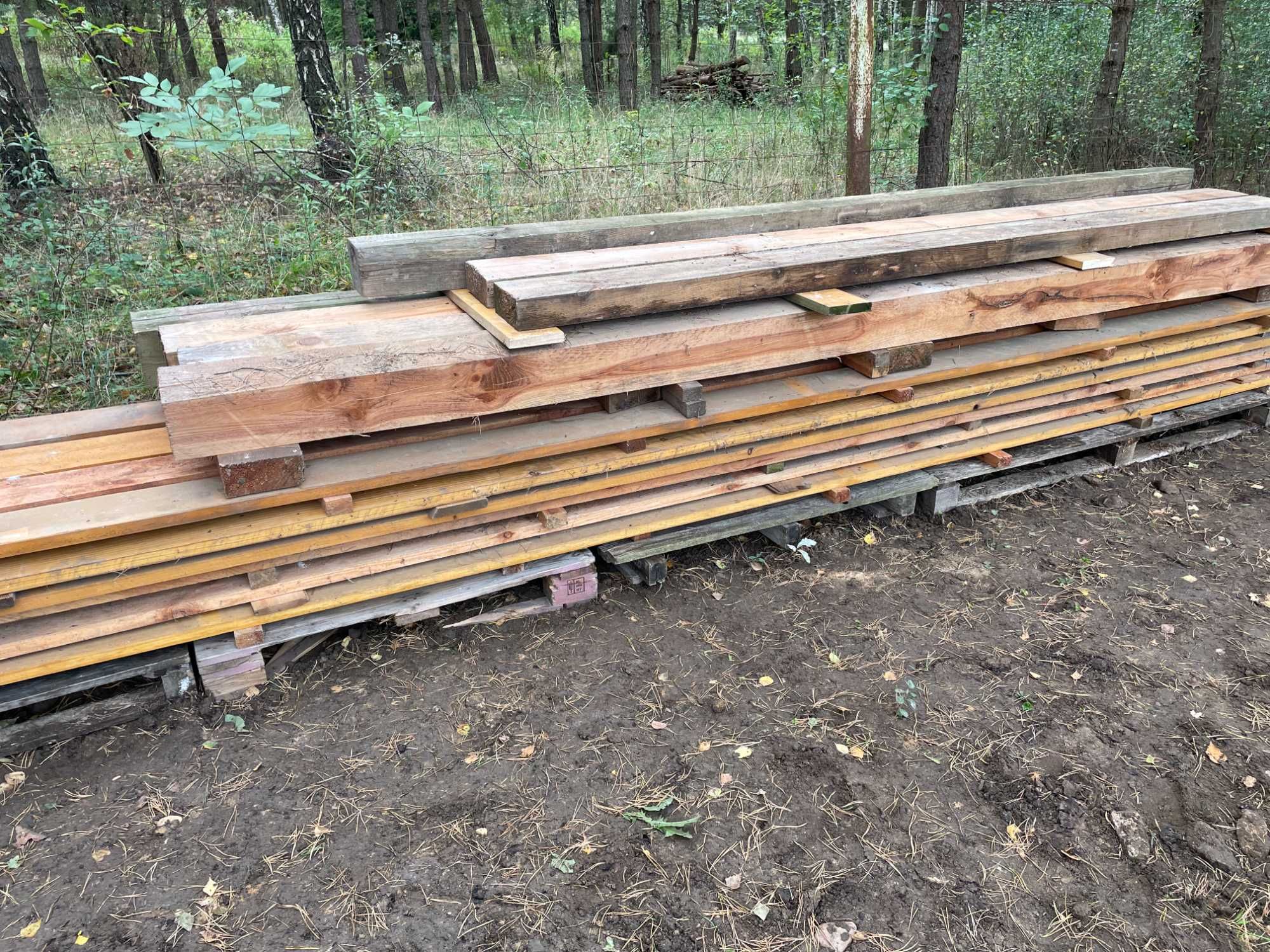 Deski, słupy, drewno konstrukcyjne