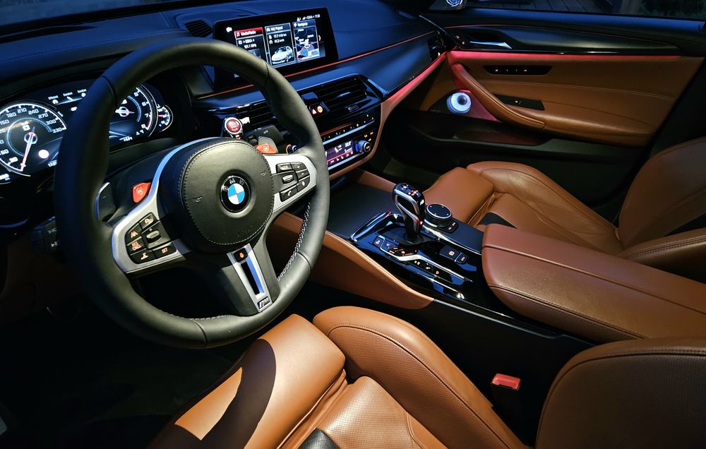 BMW Czarna M5 Bogate wyposażenie Bowers&Wilkins !!