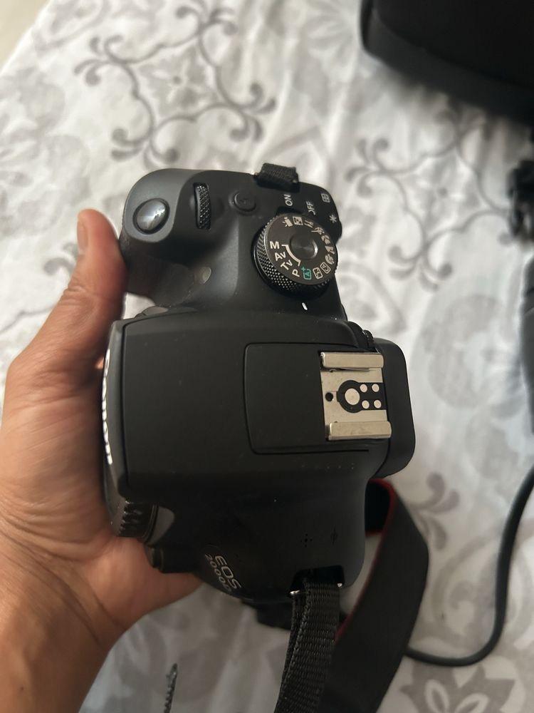 Canon 2000D with lens