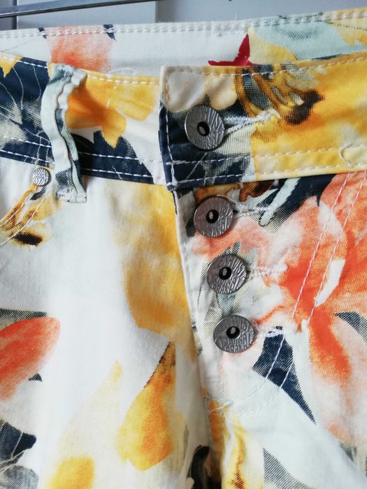 Buena Vista spodenki w kwiaty bermudy r. S