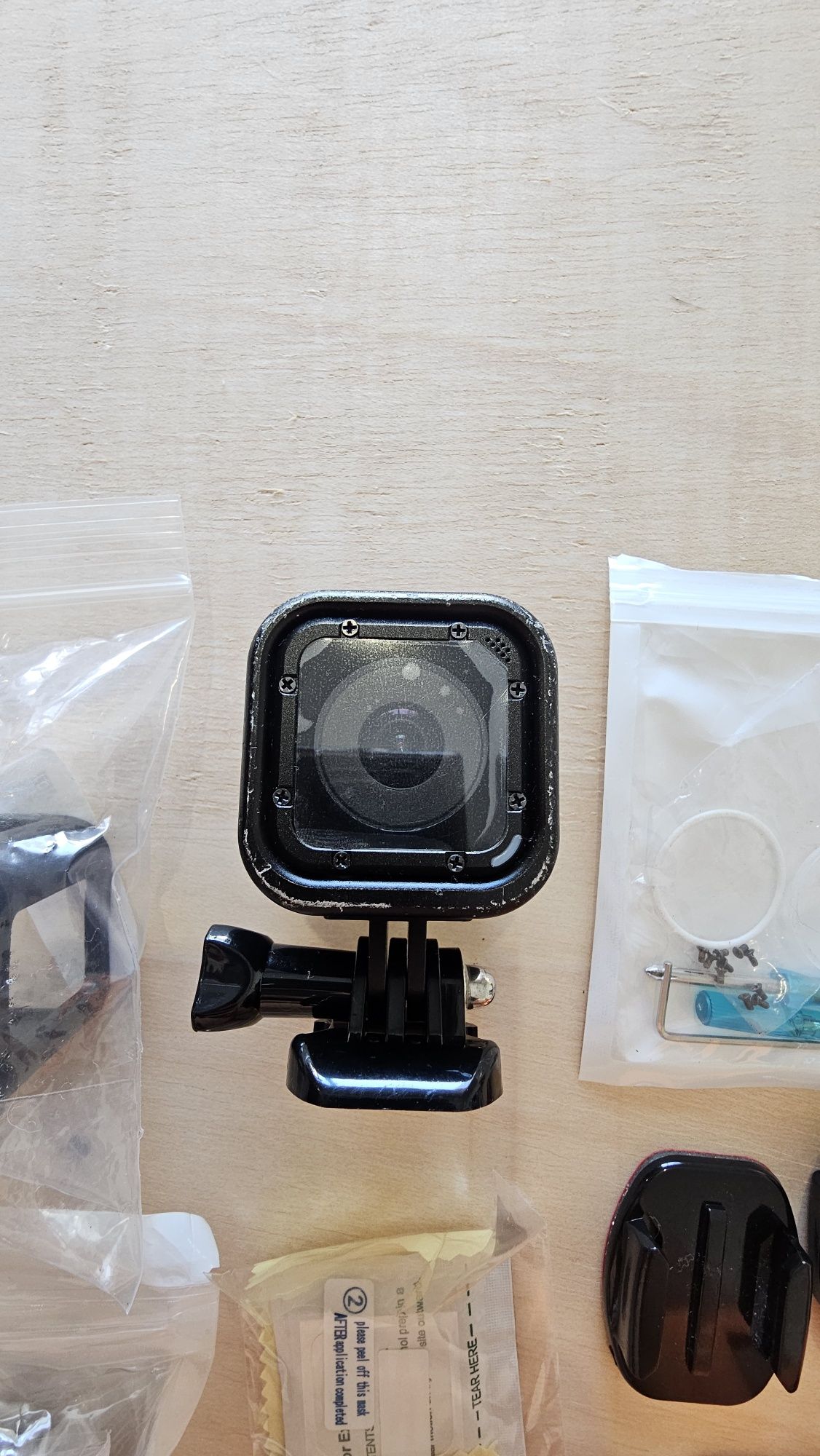 GoPro HERO4 Session + Acessórios – Usada mas em bom Estado