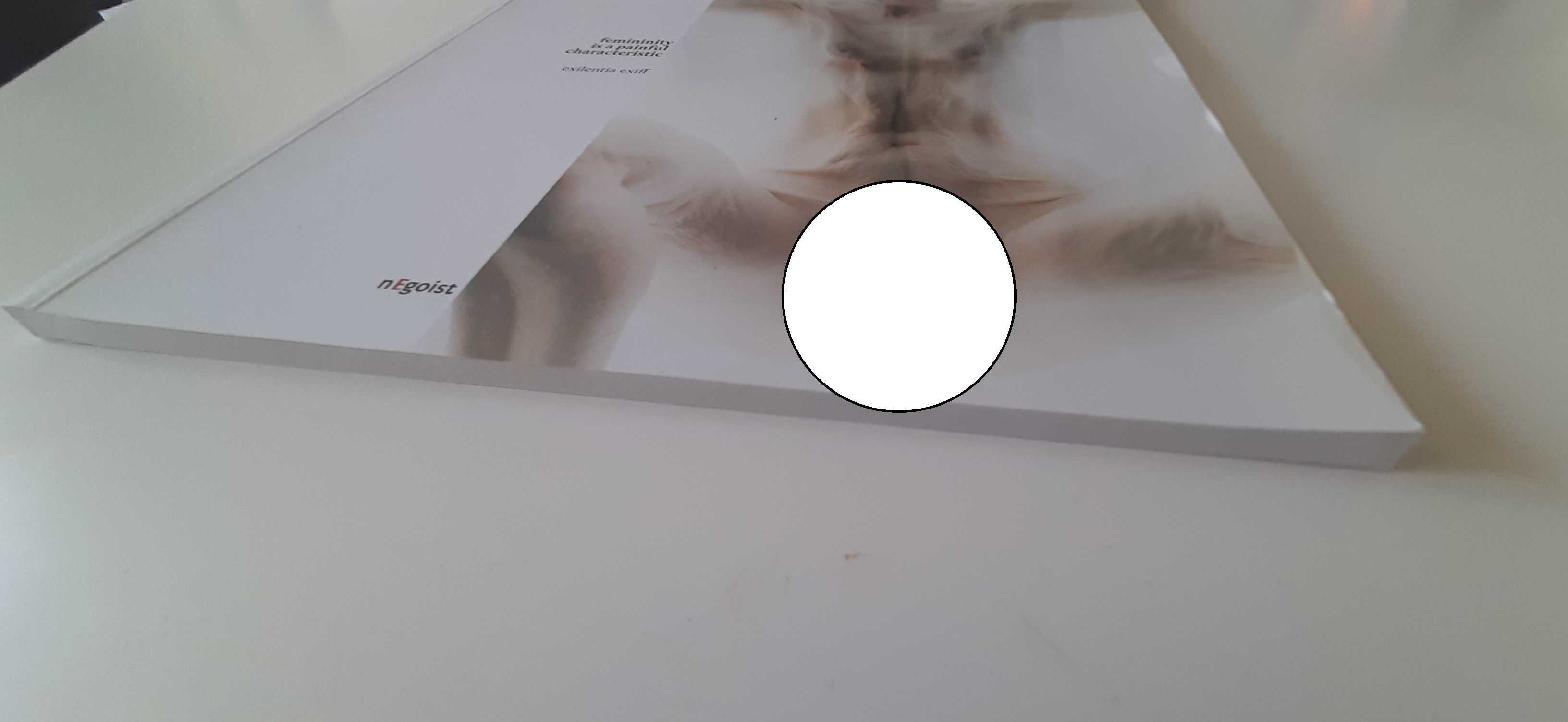 exilentia exiff kobiecość jest cechą bolesną