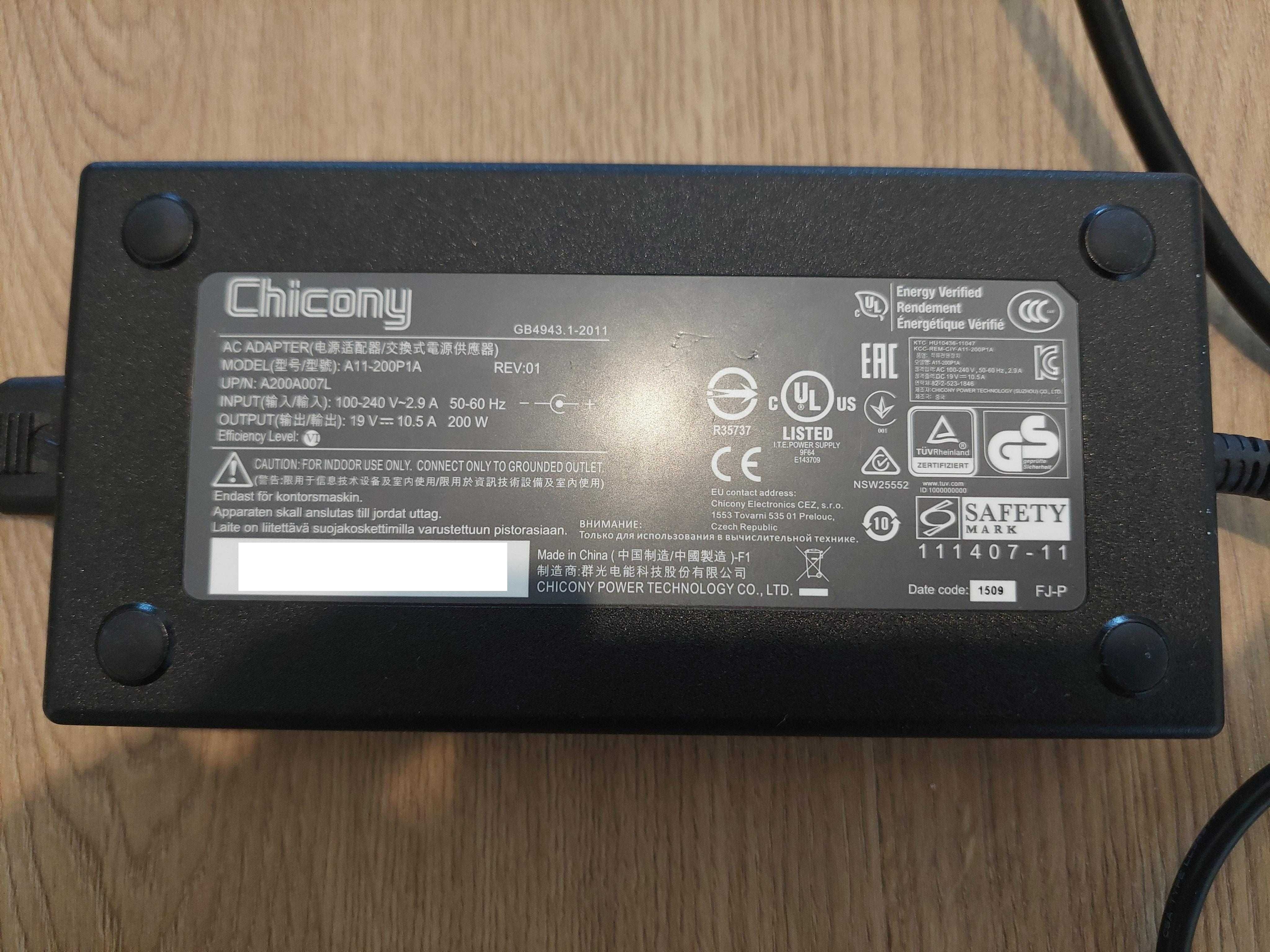 Clevo P670RG 17.3" - i7-6700HQ, GTX 980M 8GB, 32GB RAM, 512 GB SSD