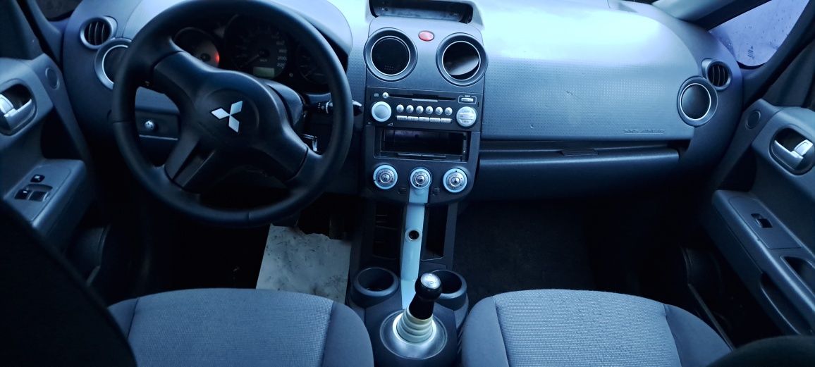 Мітцубіші Кольт АВТОМАТ