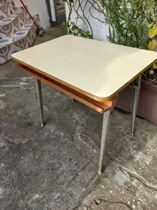 Mesa para crianças
