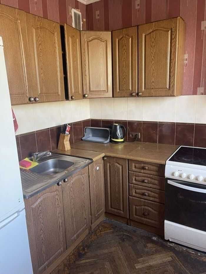 Продам 3 кім Дарницький р-н Позняки Осокорки вул. Ахматової Анни