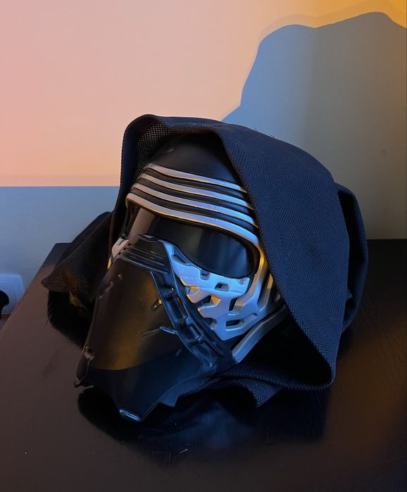 Mascara / Capacete Kylo Ren (STAR WARS)