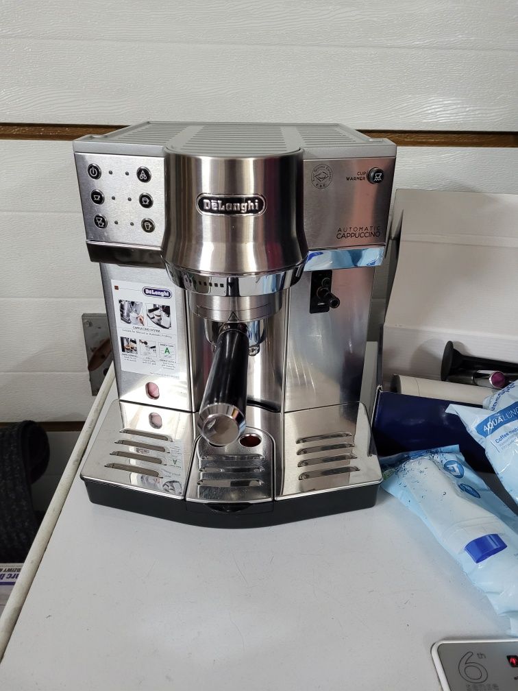 Ekspres do kawy Delonghi EC860M