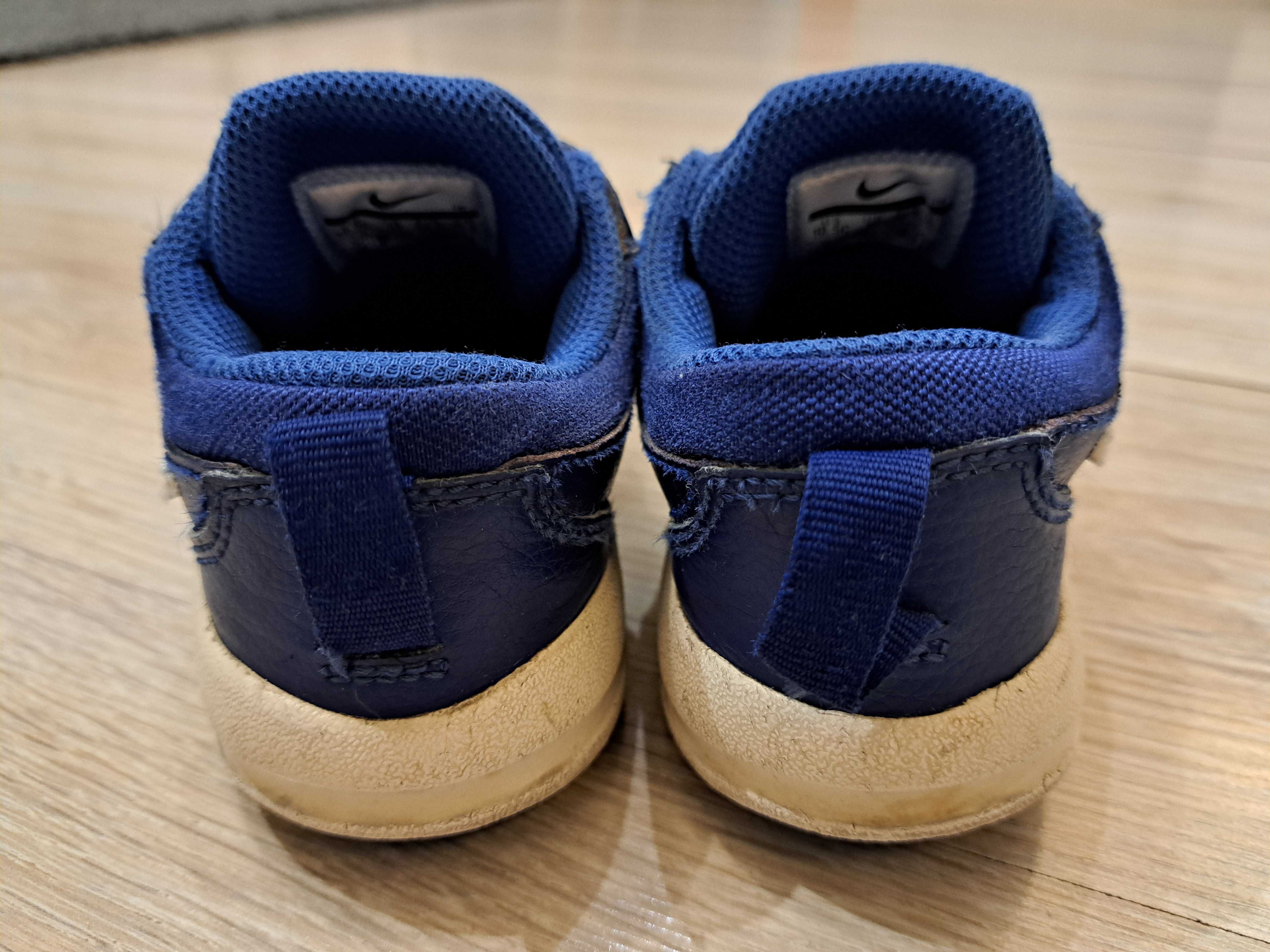 Buty, adidasy Nike na rzep, rozm. 27,5