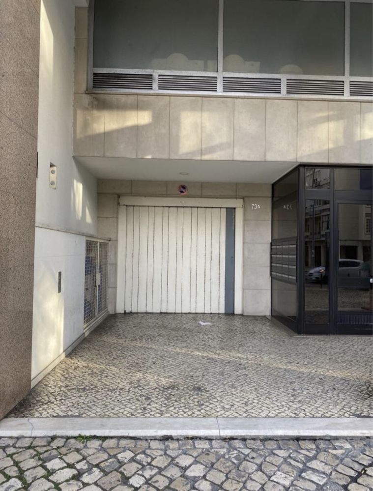 Lugar de garagem Av.Columbano Bordal Pinheiro Lisboa, 12 m2