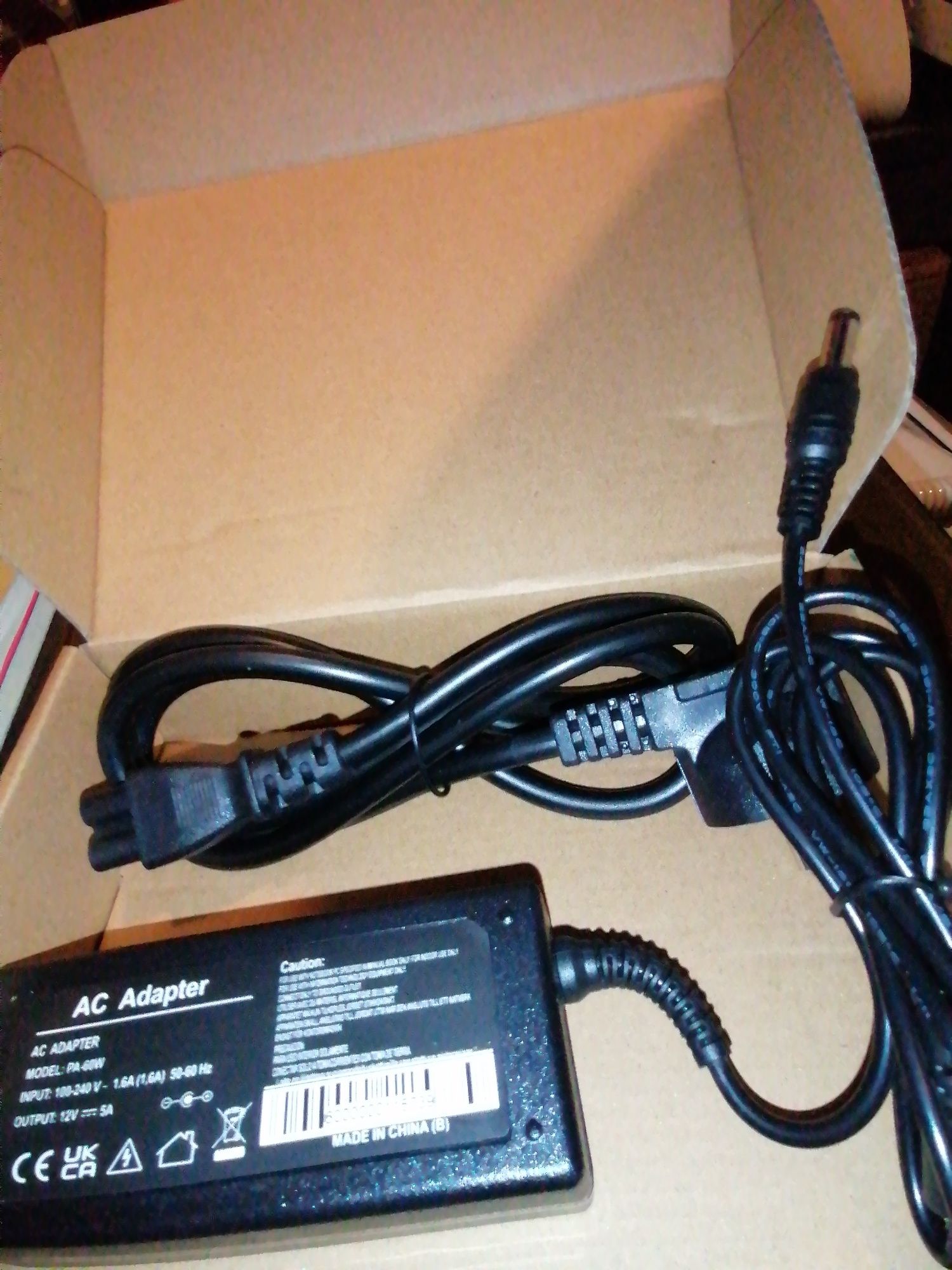 Carregadores para computador 24 AV 4 A ou 12V 5,5x2,1mm, etc