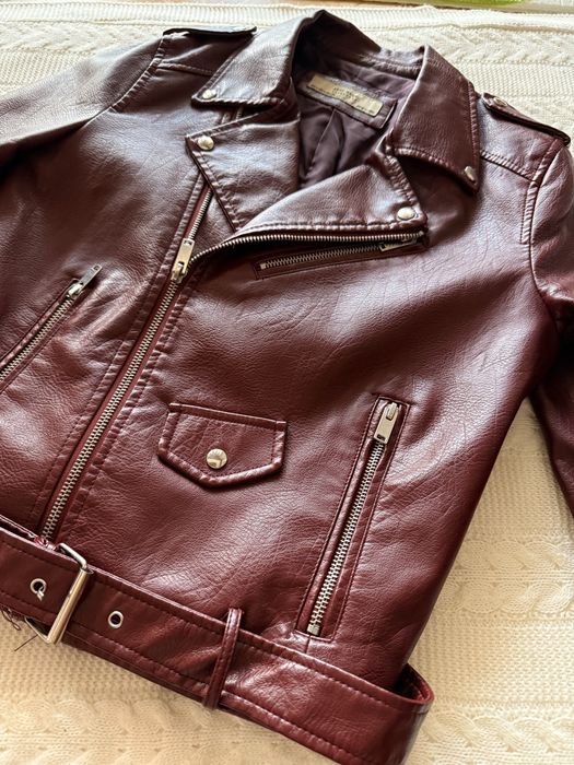 Продам екошкіряну куртку