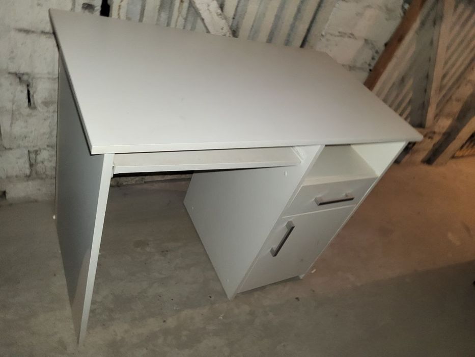 Biurko komputerowe / młodzieżowe (białe)