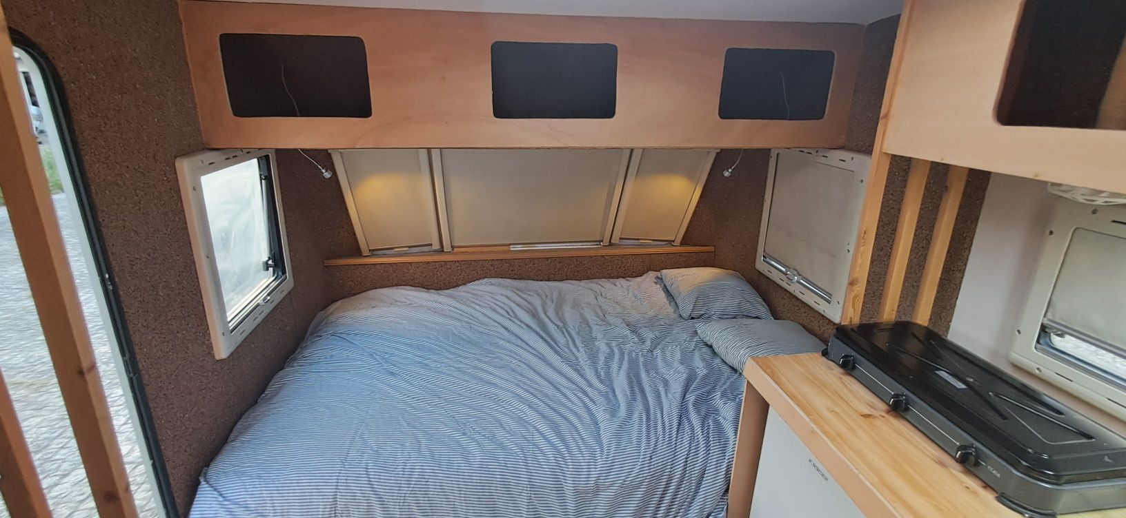 Caravana com beliche cama casal