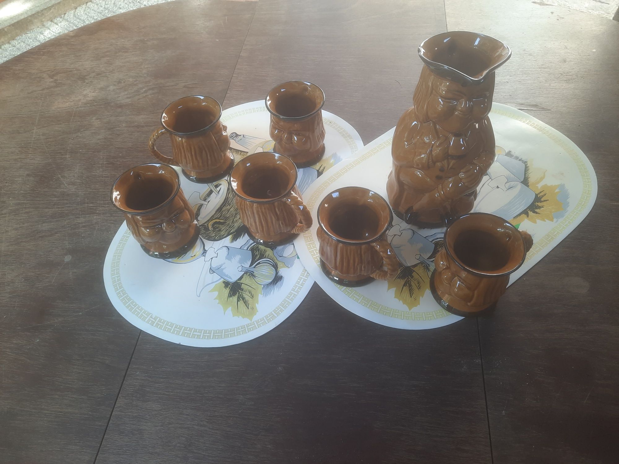 Loiças, panelas, talheres