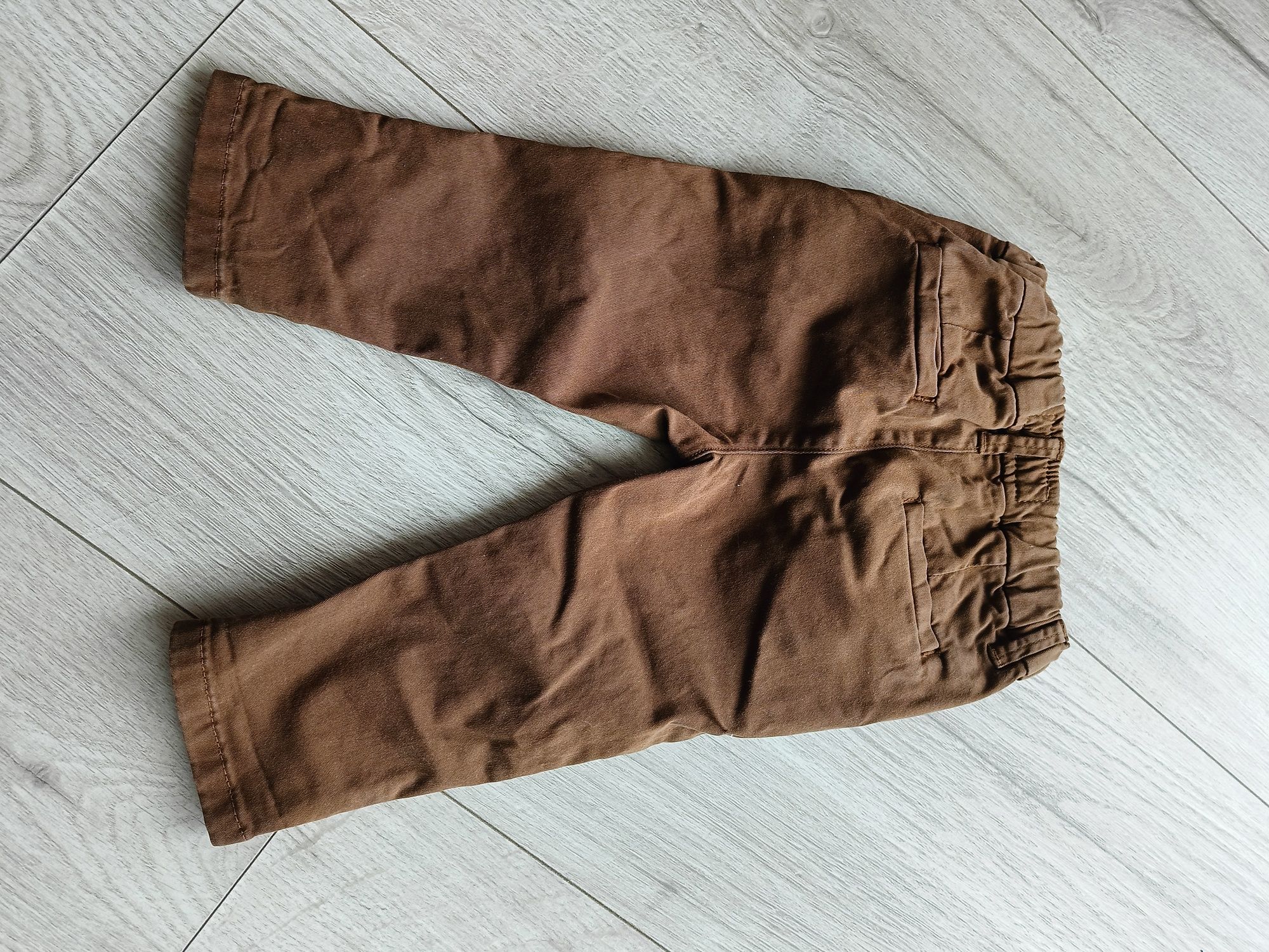 Spodnie brązowe dla chłopca 6-9 m