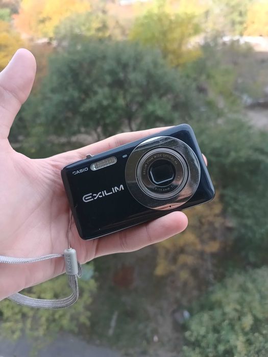 Фотоапарат Casio Exilim EX-Z800 (чорний) + батарея + зарядка