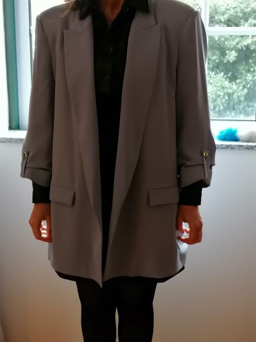 Blazer usado marca ZARA.