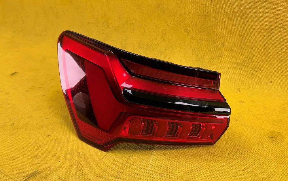 Lampa Lewy Tył w Błotnik 4K5945091E AUDI A6 C8 Oryginał