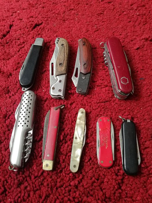 Conjunto de vários canivetes
