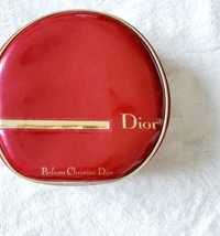Czerwona kosmetyczna Dior