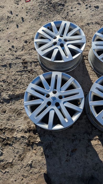 5/108 r17 Impulsion Renault laguna 2