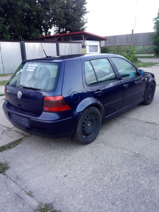 VW GOLF -   2000R-2,3- V5 - Full   -  Tanio
