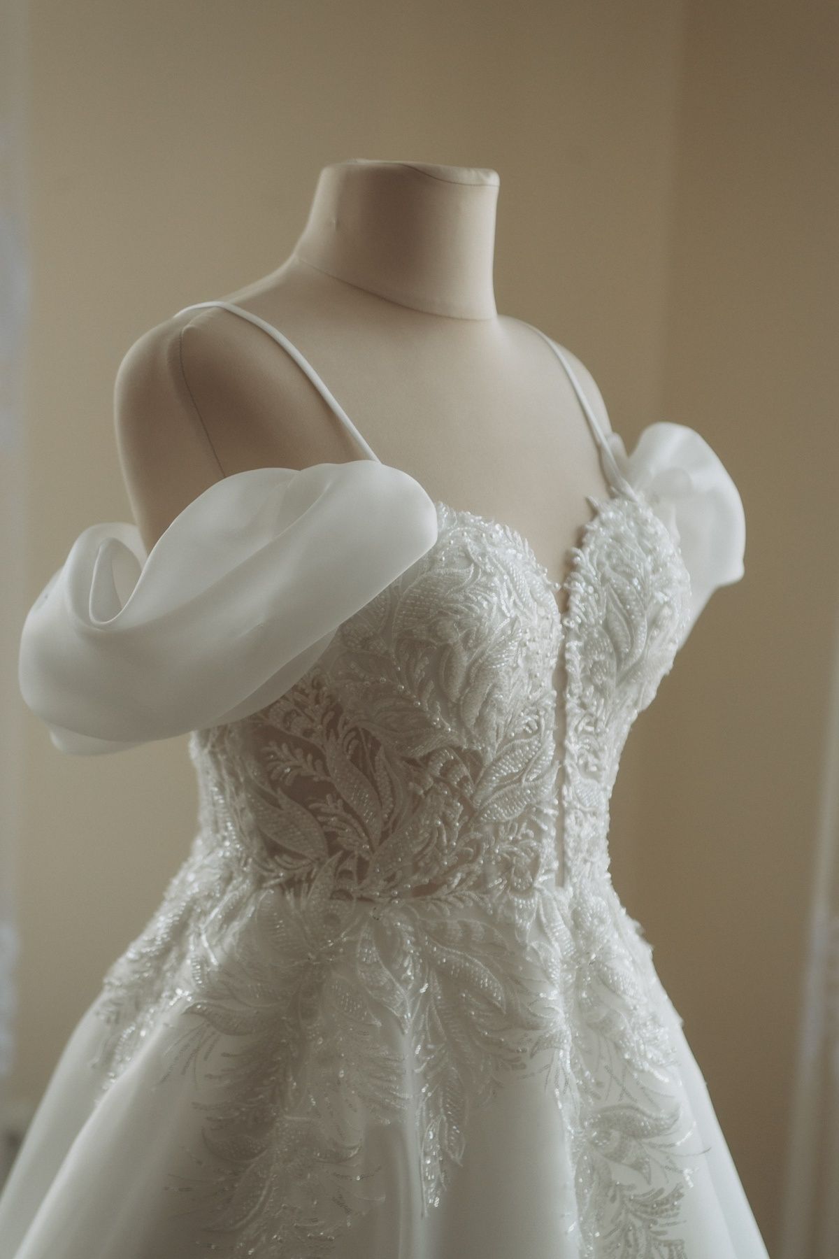 Весільна сукня (розмір S-M на ріст 165-170см)