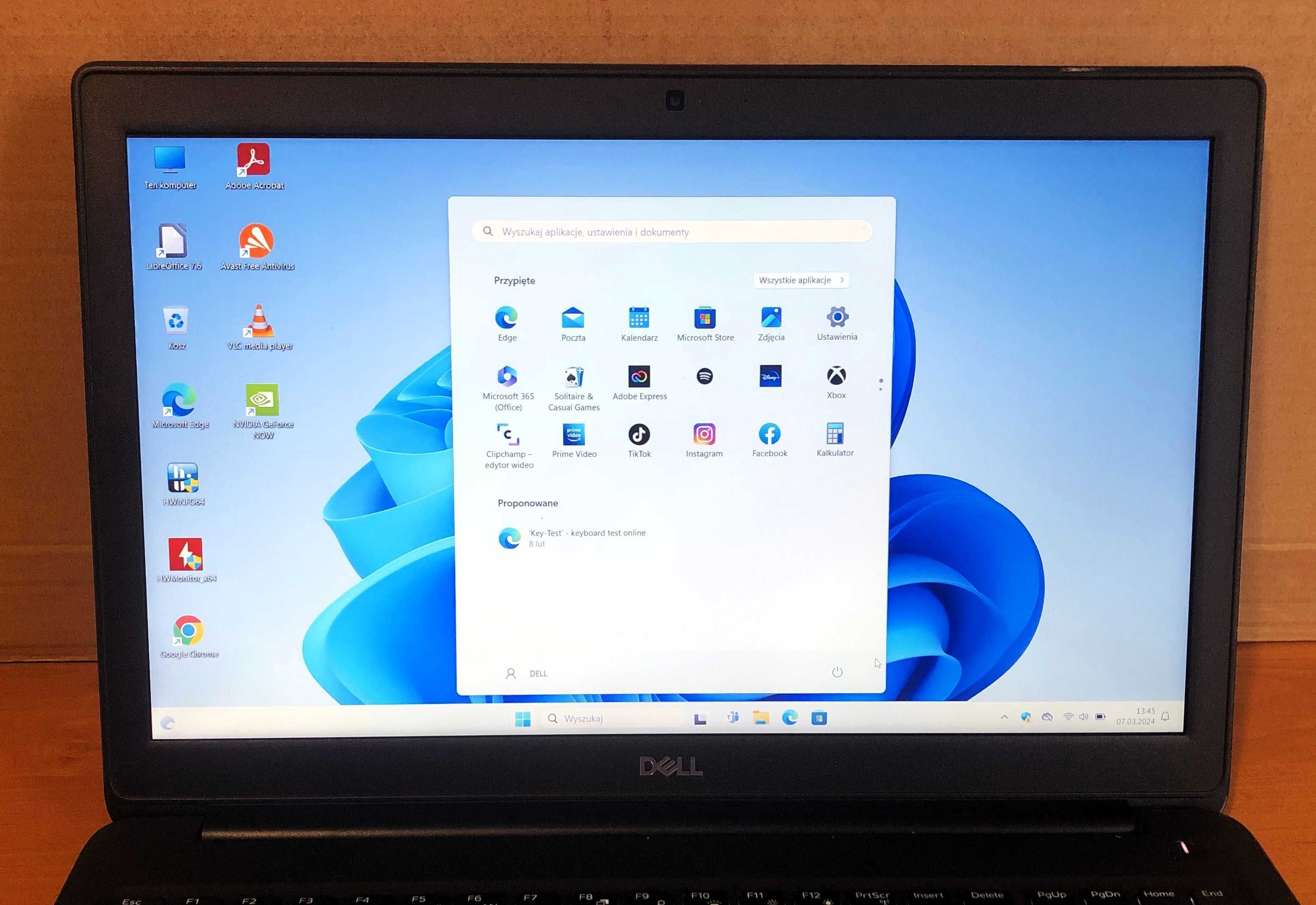 Laptop DELL 3500 15,6" Intel® Core™ i7-8th 16GB 256GB SSD USB-C Win11