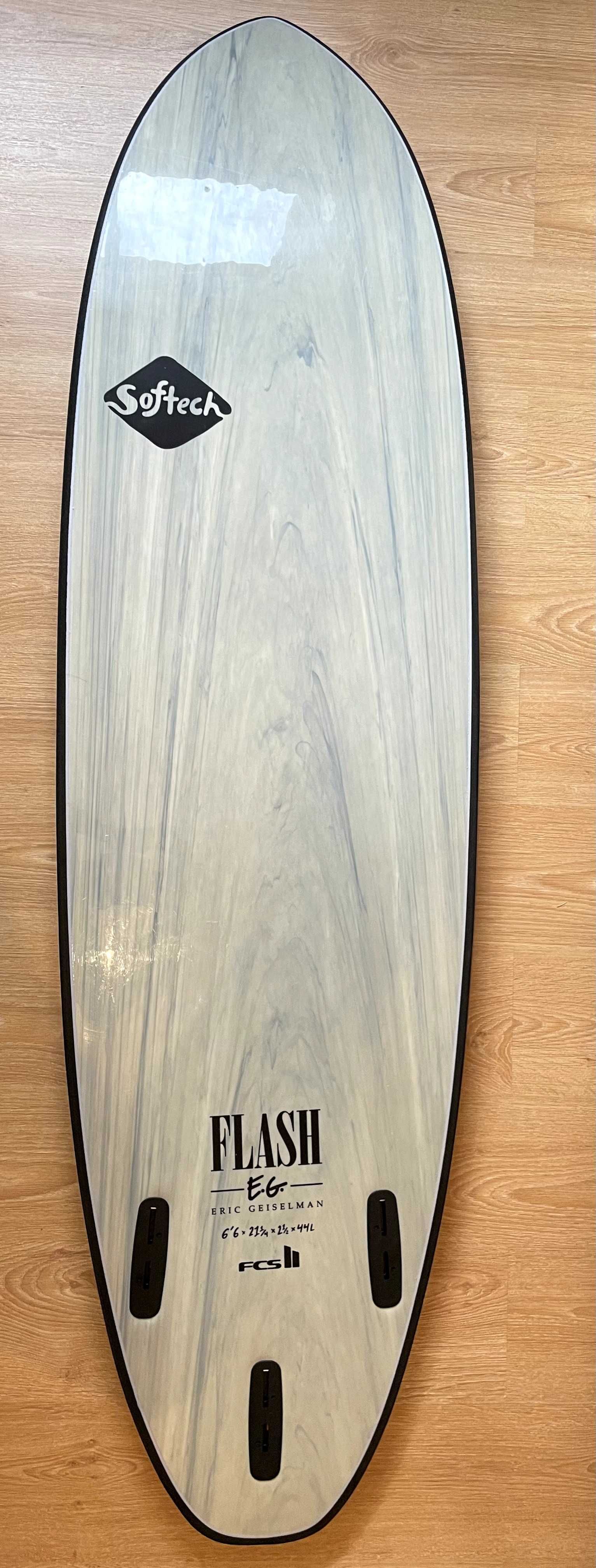 Prancha de Surf Softech Eric Geiselman 6'6 e Capa Dakine Hibrido 6'6