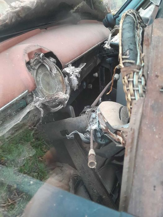 Розбирається москвич 403 з документами та 407