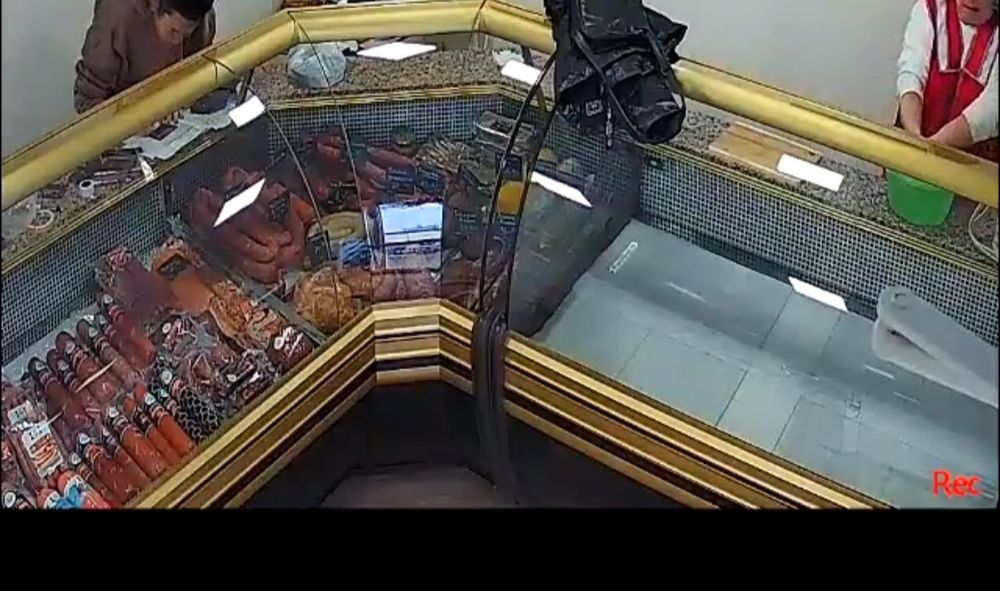 Холодильна вітрина Cold