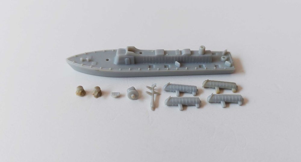 Kit de modelismo 1/700 em plástico do Patrulha soviético Osa II