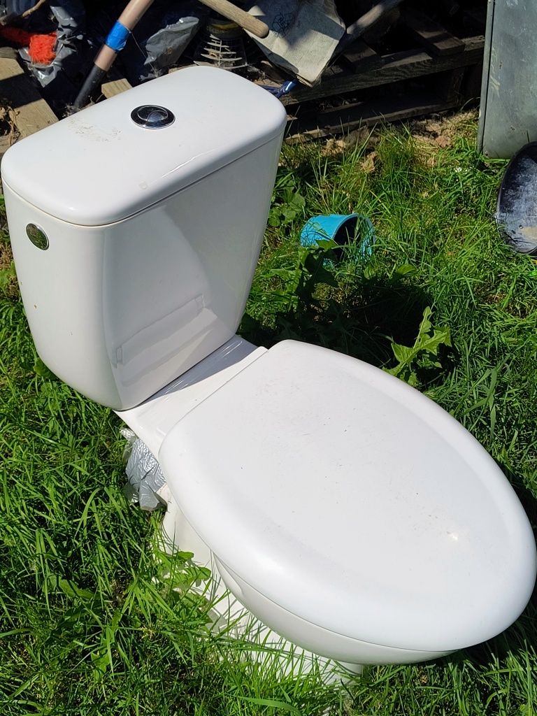 WC Wolnostojący  , sprawny