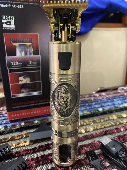 Máquina de cortar cabelo e barbear profissional