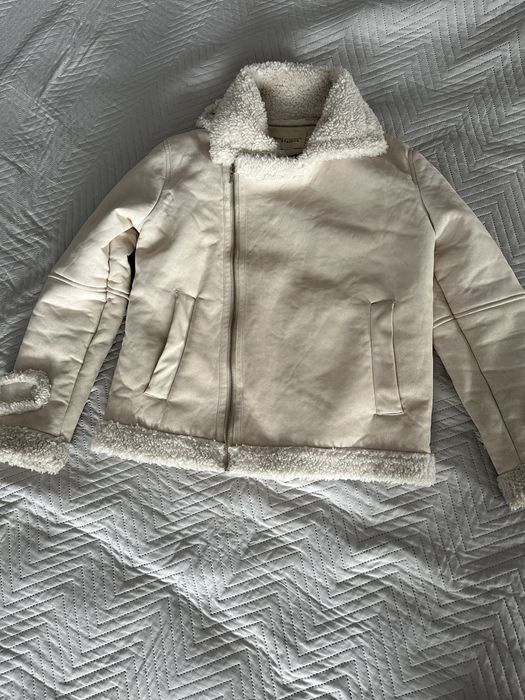 Дублянка молочного кольору в гарному стані