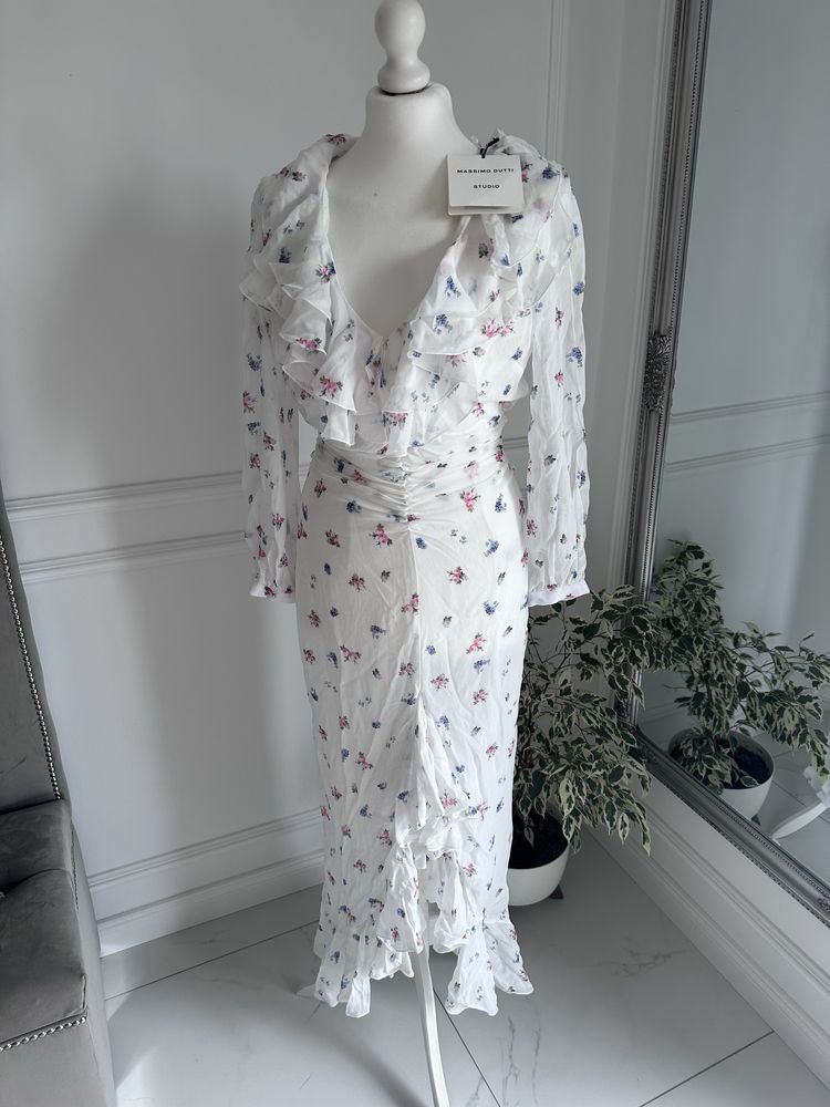 Biała sukienka rozmiar XS kwiaty Massimo dutti