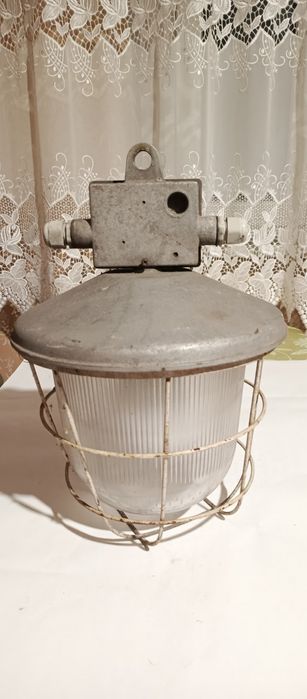 Stara Potężna lampa zewnętrzna 4,3 kg.