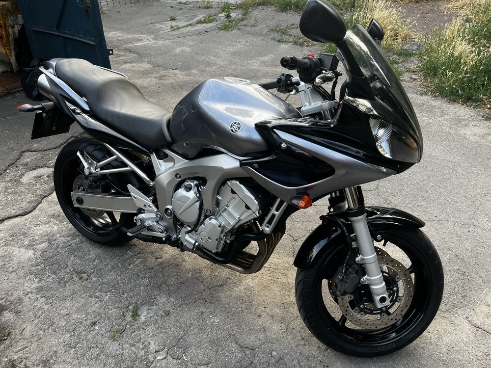 Продам мотоцикл Yamaha FZ600