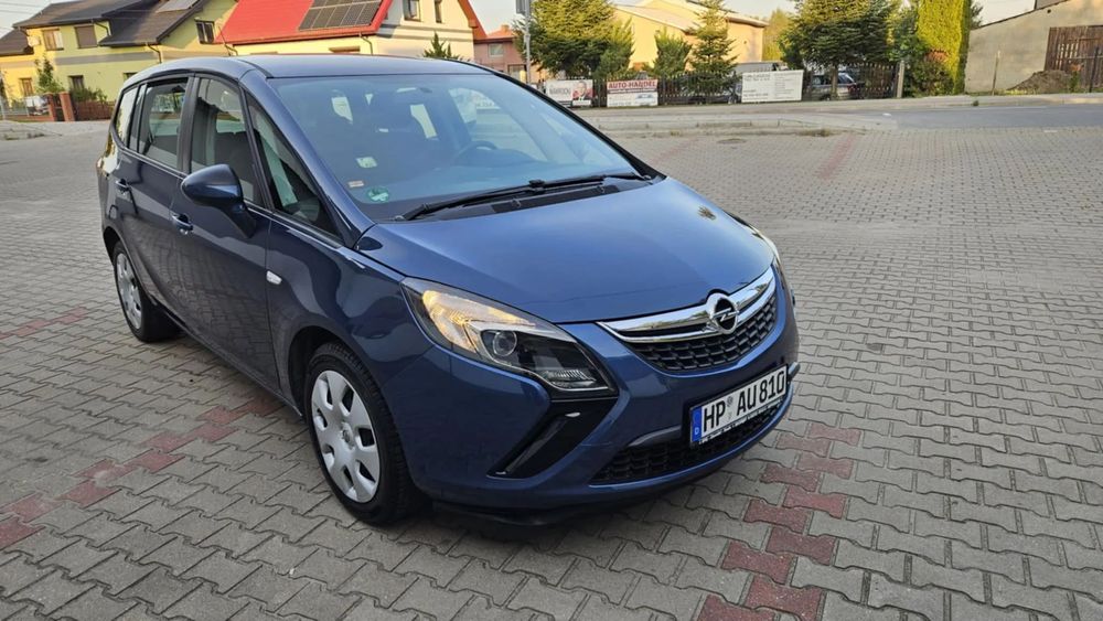 Opel Zafira jak nowy  wersjia 5 osobowa 1 .4 turbo