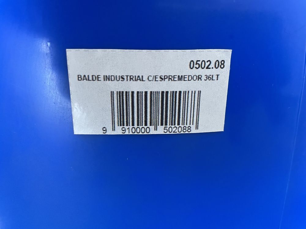 Balde industrial com espremedor