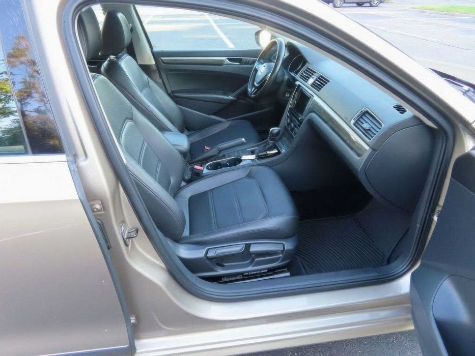 Volkswagen Passat SE      2016