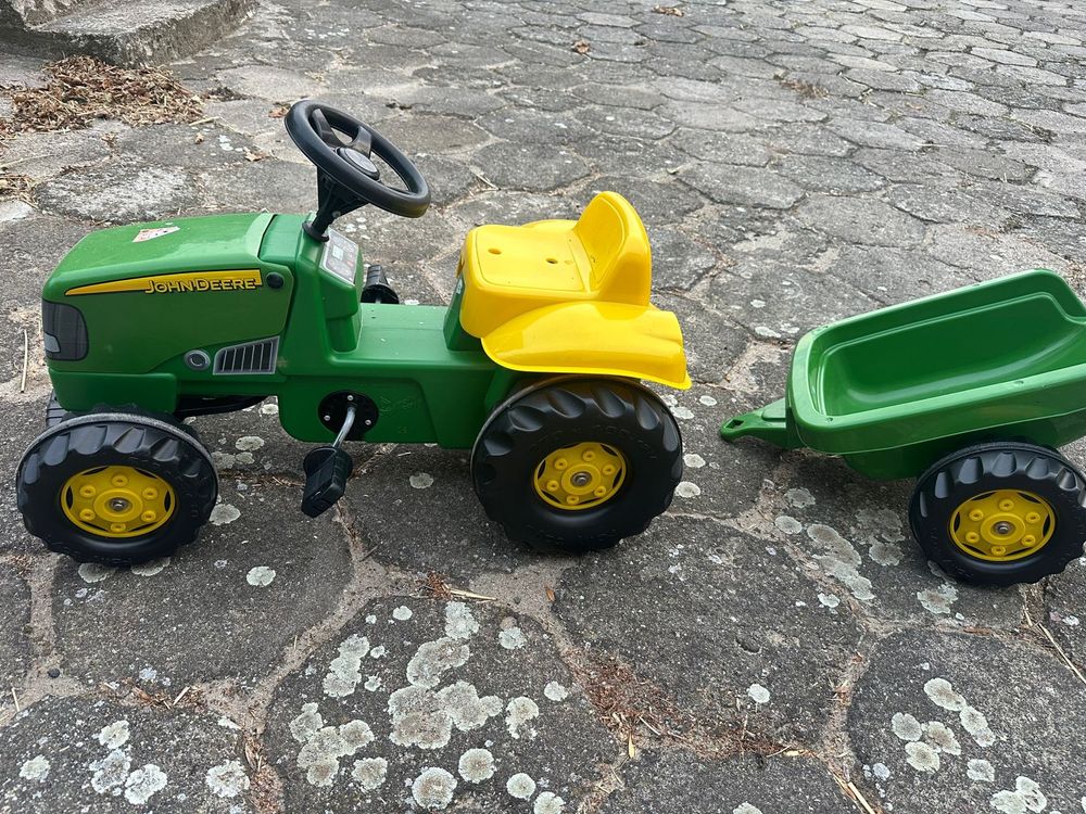 Jeździk ROLLY TOYS Traktor John Deerez przyczepą