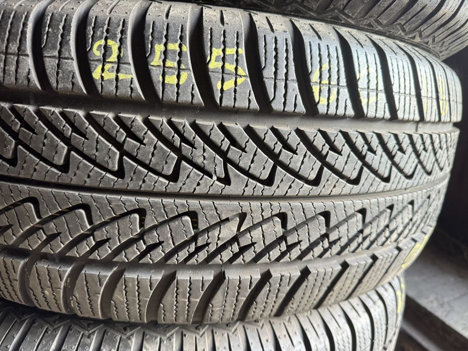 255 60 R18 Good Year комплект зима 4шт