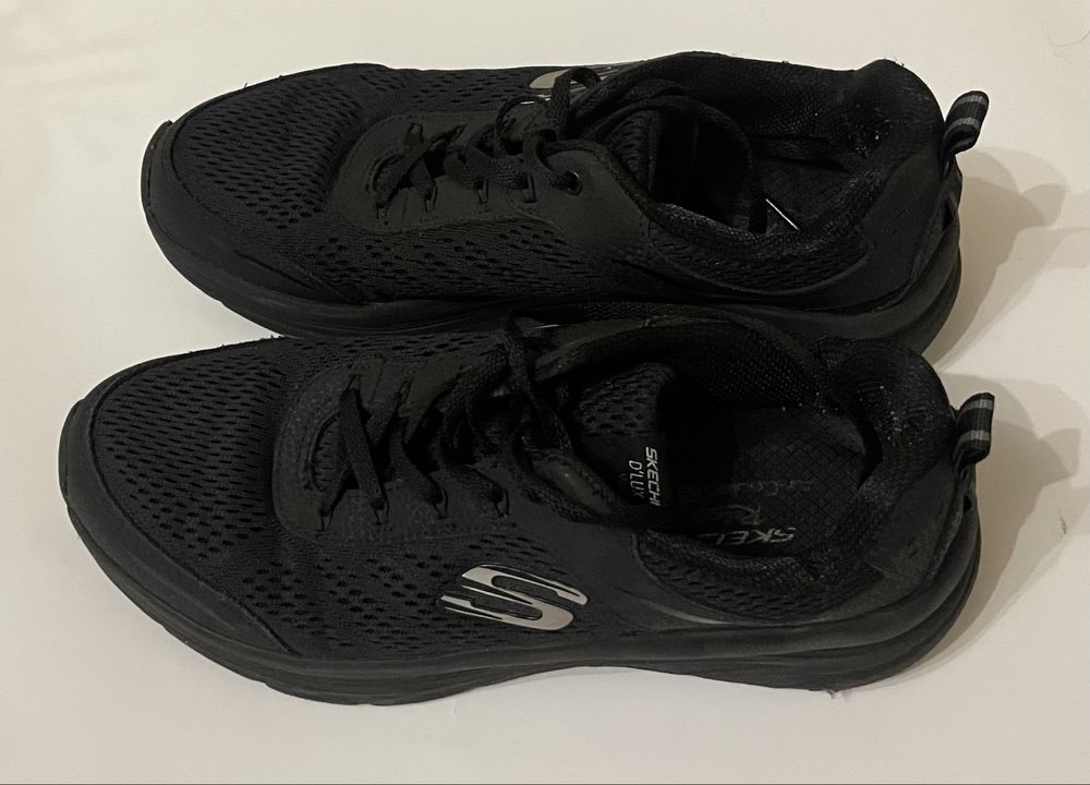 Кросівки Sketchers relaxed fit memory foam 39