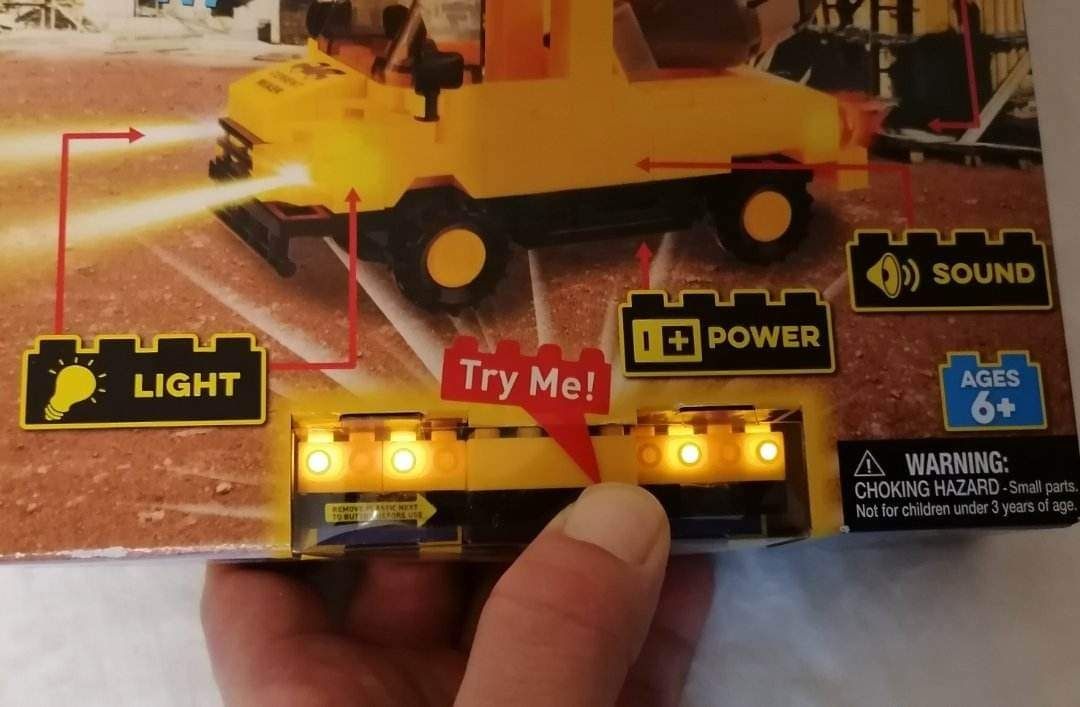 Zabawka ciężarówka betoniarka świeci trąbi auto z klocków do złożenia